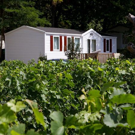 Camping Le Pressoir Petit-Palais-et-Cornemps Екстер'єр фото