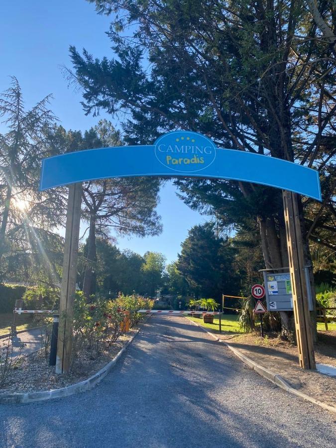 Camping Le Pressoir Petit-Palais-et-Cornemps Екстер'єр фото