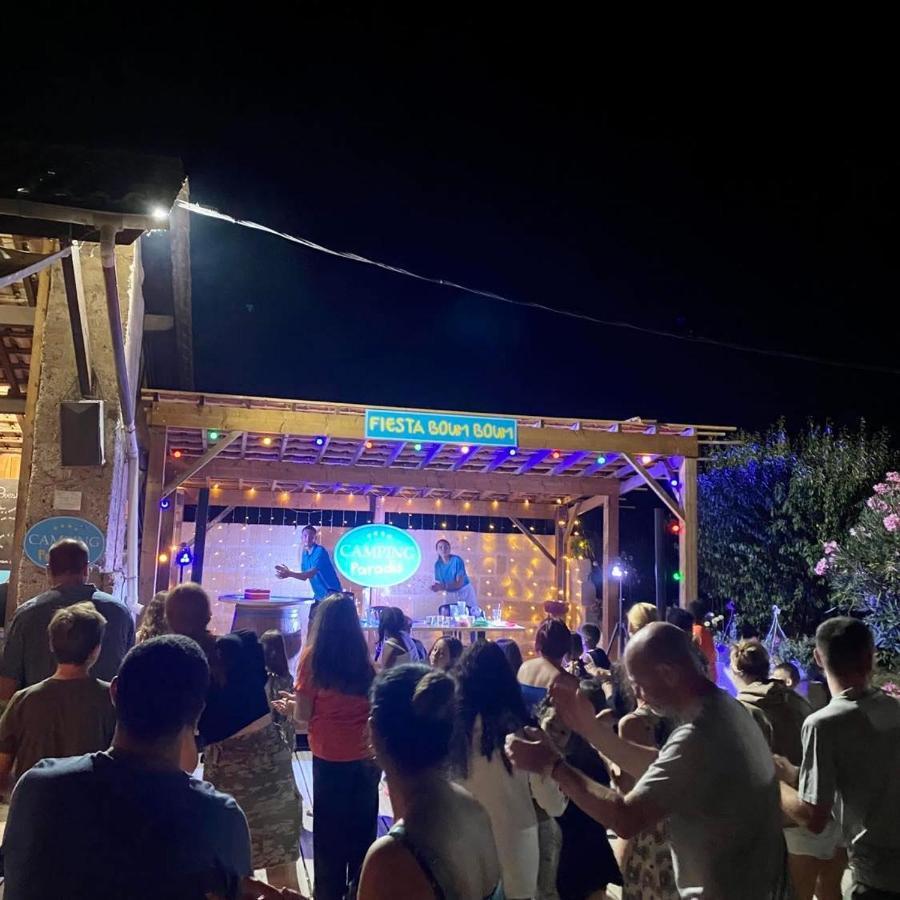 Camping Le Pressoir Petit-Palais-et-Cornemps Екстер'єр фото