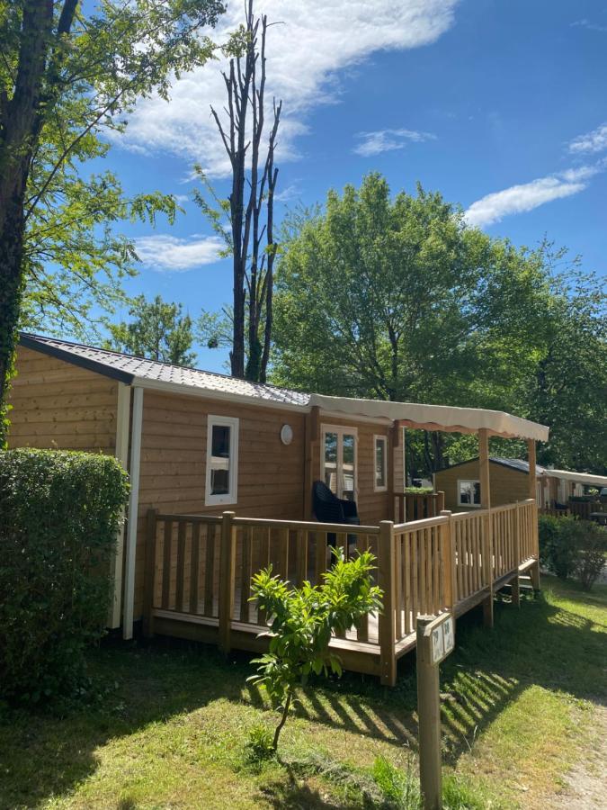 Camping Le Pressoir Petit-Palais-et-Cornemps Екстер'єр фото
